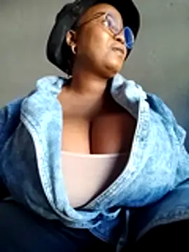 Snapshot of BOOBYXX99 chatting on 07/18/26, 12:25 BOOBYXX99 online show from 07/18/26, 12:25
