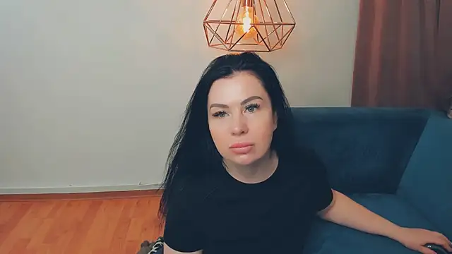 LayaFlow online show from 04/15/26, 07:58