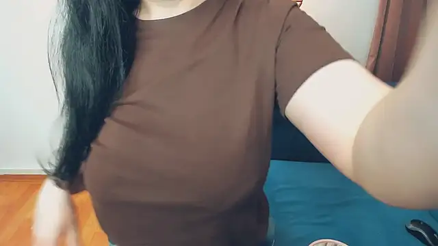 LayaFlow online show from 05/14/26, 07:38