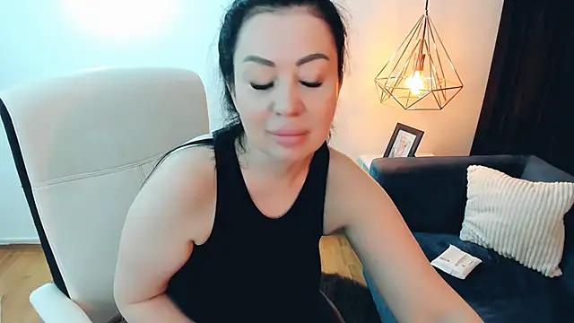 LayaFlow online show from 03/04/26, 09:17