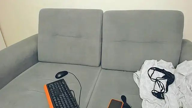 LayaFlow online show from 01/13/26, 09:24