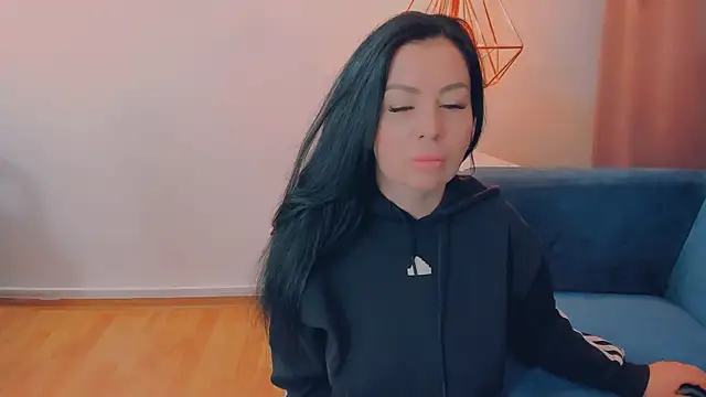 LayaFlow online show from 03/28/26, 07:53