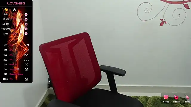 Snapshot of Roxanne_Ssummers chatting on 11/15/25, 12:03 Roxanne Ssummers online show from 11/15/25, 12:03