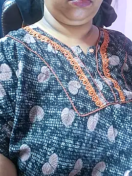 Ravina patil1 online show from 09/09/25, 08:40