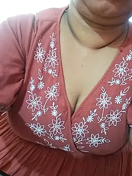 Snapshot of Ravina_patil1 chatting on 06/25/26, 05:56 Ravina patil1 online show from 06/25/26, 05:56