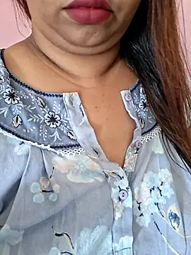 Ravina patil1 online show from 04/22/26, 05:36