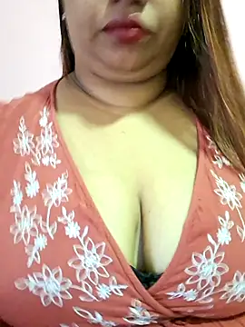 Snapshot of Ravina_patil1 chatting on 07/07/26, 06:47 Ravina patil1 online show from 07/07/26, 06:47