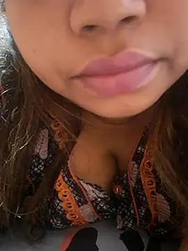 Ravina patil1 online show from 10/07/25, 11:11