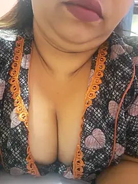 Ravina patil1 online show from 10/12/25, 10:16