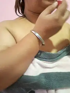 Snapshot of Ravina_patil1 chatting on 06/26/26, 03:56 Ravina patil1 online show from 06/26/26, 03:56