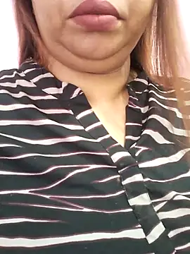 Ravina patil1 online show from 04/25/26, 04:59