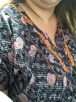 Ravina patil1 online show from 02/25/25, 03:31