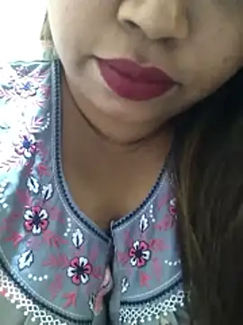 Ravina patil1 online show from 12/16/25, 07:34