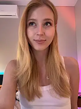 LunaRase online show from 05/21/26, 10:23
