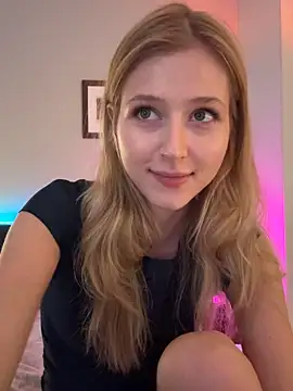 LunaRase online show from 05/11/26, 03:40