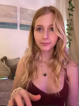 LunaRase online show from 11/09/25, 03:27