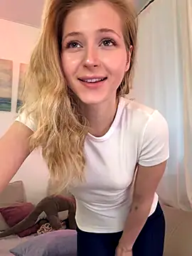 LunaRase online show from 12/04/25, 10:58