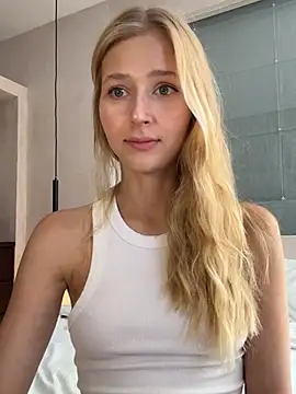 Snapshot of LunaRase chatting on 02/21/26, 03:41 LunaRase online show from 02/21/26, 03:41