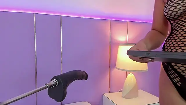 SophyRuiz  online show from 11/11/25, 11:49