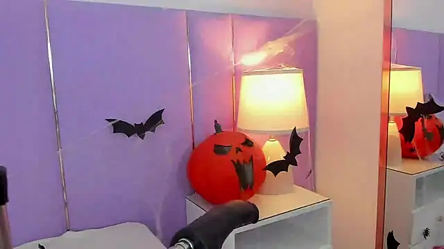 SophyRuiz  online show from 10/21/25, 11:53