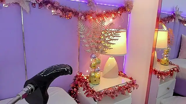 SophyRuiz  online show from 12/15/25, 12:00