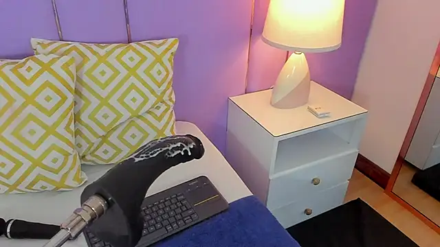 SophyRuiz  online show from 04/08/26, 11:44