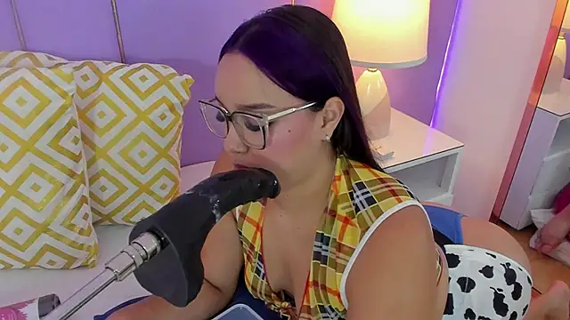 Snapshot of SophyRuiz_ chatting on 02/23/26, 11:55 SophyRuiz online show from 02/23/26, 11:55