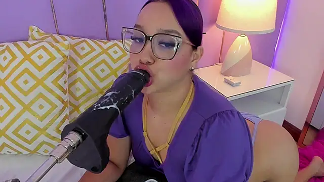 SophyRuiz  online show from 03/04/26, 11:51