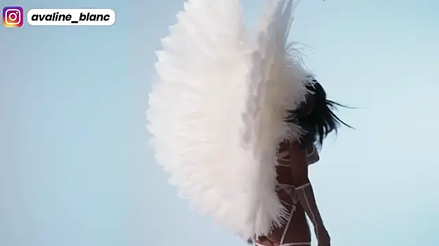 Snapshot of Avaline_Blancx chatting on 03/13/25, 12:56 Avaline Blancx online show from 03/13/25, 12:56