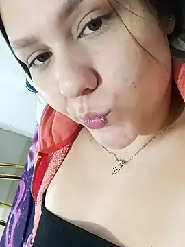 Ariakris online show from 11/16/25, 11:48