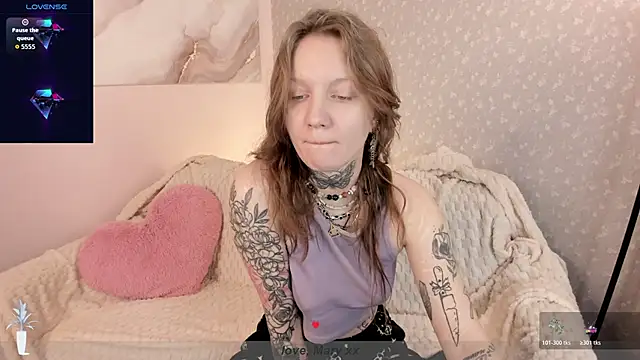 Mary Xextra online show from 12/14/25, 01:01