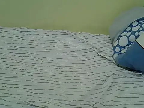 Snapshot of candililie chatting on 10/08/25, 02:35 candililie online show from 10/08/25, 02:35