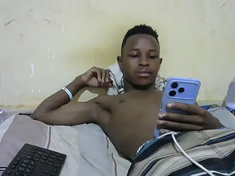 Snapshot of swthairydic chatting on 11/05/25, 09:01 swthairydic online show from 11/05/25, 09:01