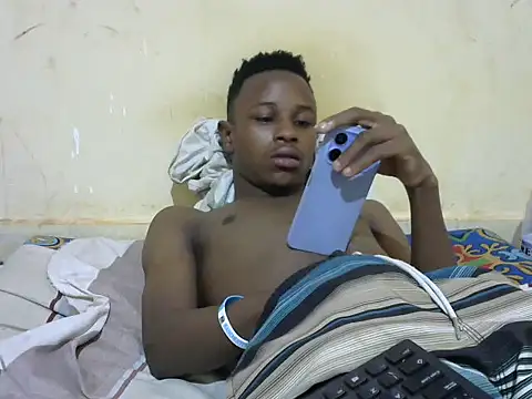 Snapshot of swthairydic chatting on 11/04/25, 07:01 swthairydic online show from 11/04/25, 07:01