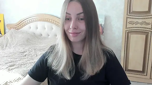 Snapshot of Mia_shy1 chatting on 10/06/25, 06:58 Mia shy1 online show from 10/06/25, 06:58