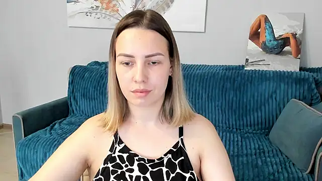 Snapshot of Mia_shy1 chatting on 03/22/25, 11:32 Mia shy1 online show from 03/22/25, 11:32