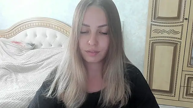 Mia shy1 online show from 10/26/25, 10:04