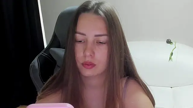 Snapshot of Mia_shy1 chatting on 06/19/26, 05:13 Mia shy1 online show from 06/19/26, 05:13