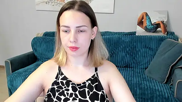 Snapshot of Mia_shy1 chatting on 03/20/25, 12:00 Mia shy1 online show from 03/20/25, 12:00