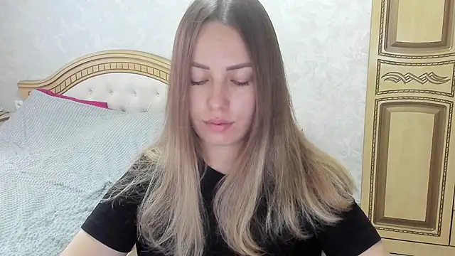 Mia shy1 online show from 11/14/25, 07:12