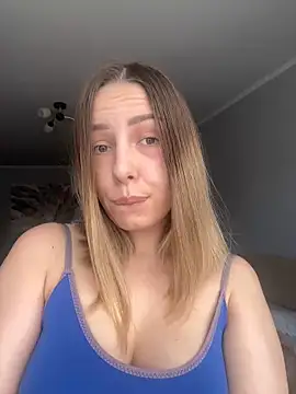 Snapshot of Mia_shy1 chatting on 03/16/25, 12:11 Mia shy1 online show from 03/16/25, 12:11
