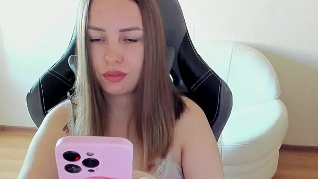 Mia shy1 online show from 05/22/26, 05:05