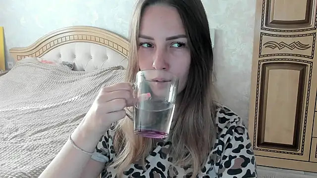 Mia shy1 online show from 11/10/25, 08:19