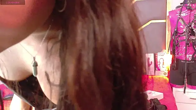 Snapshot of Scarlettt_Ass chatting on 06/21/26, 12:00 Scarlettt Ass online show from 06/21/26, 12:00