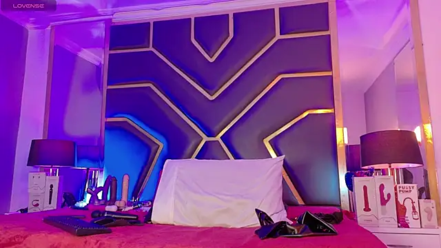 Snapshot of Scarlettt_Ass chatting on 11/12/25, 12:09 Scarlettt Ass online show from 11/12/25, 12:09