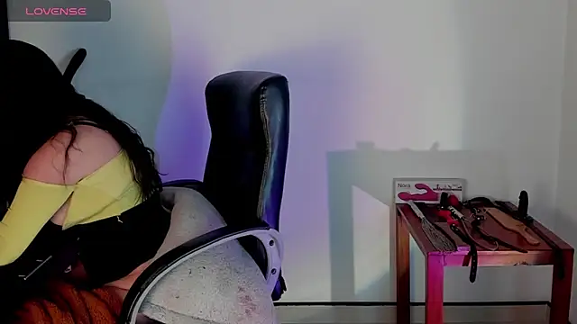 sara goodgirl13 online show from 10/03/25, 10:00