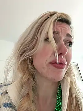 Snapshot of propertyofdaddy chatting on 03/13/25, 08:54 propertyofdaddy online show from 03/13/25, 08:54