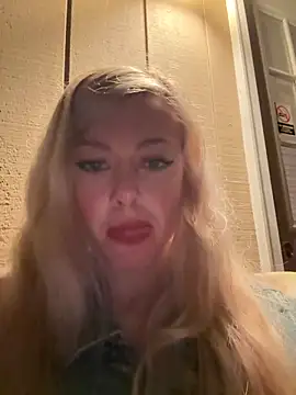 Snapshot of propertyofdaddy chatting on 10/08/25, 12:12 propertyofdaddy online show from 10/08/25, 12:12