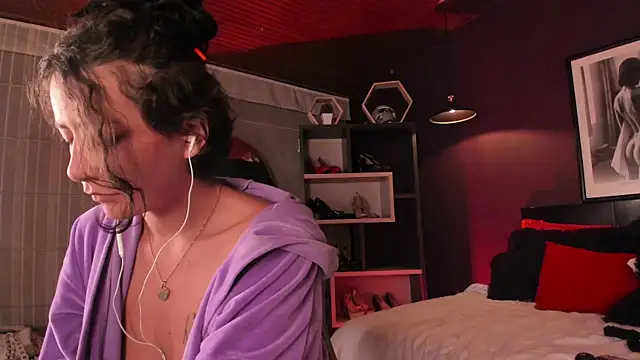 Moony 14 online show from 04/15/26, 12:16