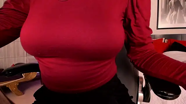 Moony 14 online show from 10/18/25, 01:35